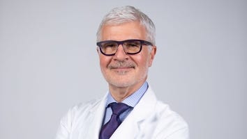 Dr. Steven Gundry Says 'Eating Your Sunscreen' Could Be the Secret to Glowing Skin